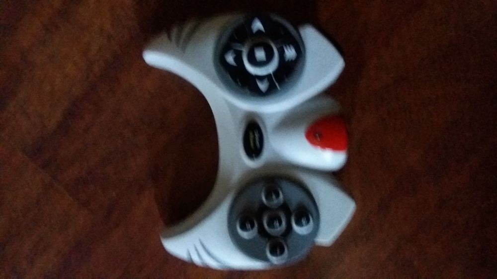 Движещ се и ръмжящ Дино