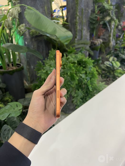 Iphone 17 pro max orange
