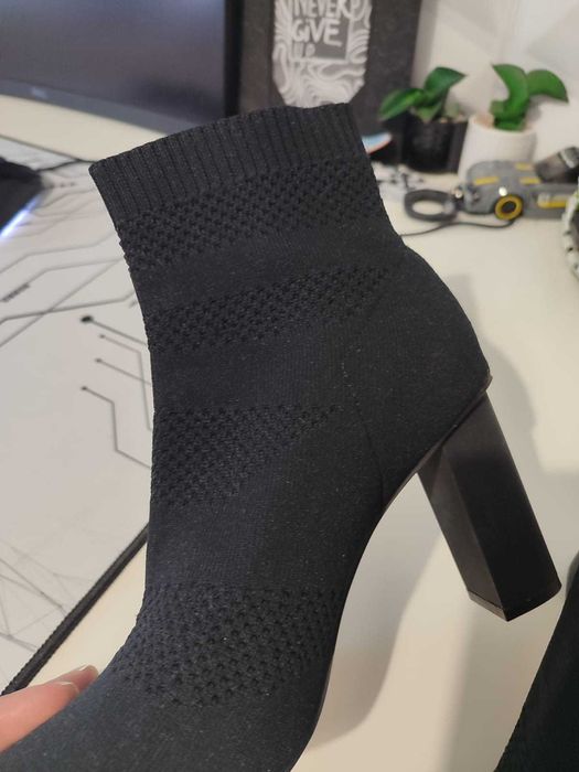 Ghete din material tricotat,Zara, stare f buna, 36