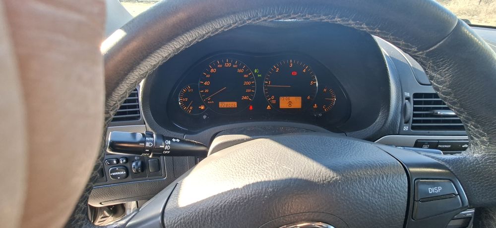 Тойота авенсис 2.0 126кс.2008г