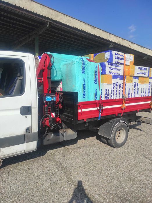 Транспортни услуги.Тристранен самосвал с кран