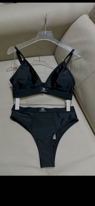 Costum de baie Balenciaga, model 2026, preț fix