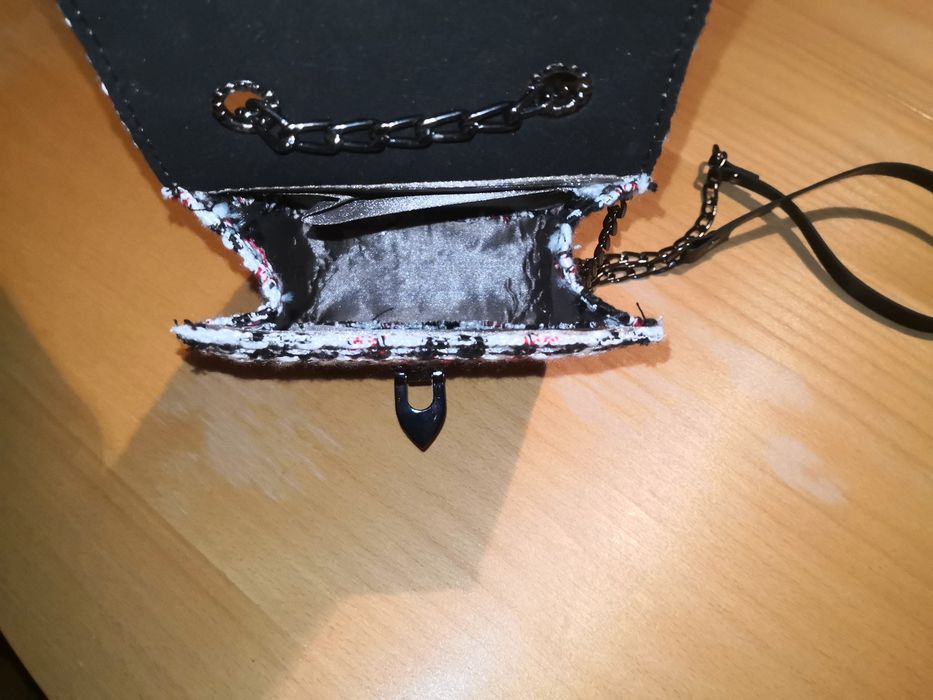 Дамски чантички. Два вида