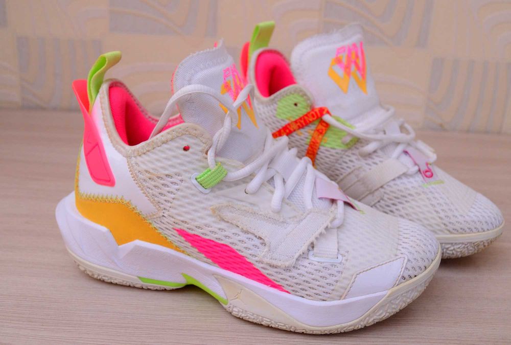 обувь спортивная