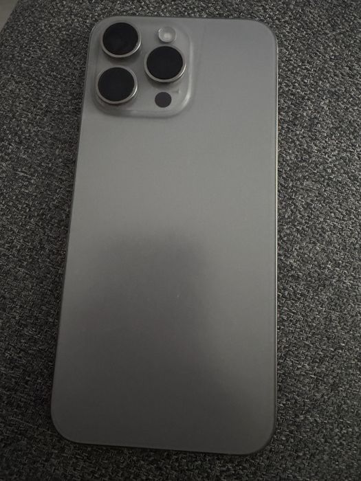 Iphone 15 Pro Max - 1 TB - 87% - baterie