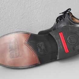 Pantofi piele naturala  noi număr 41-42