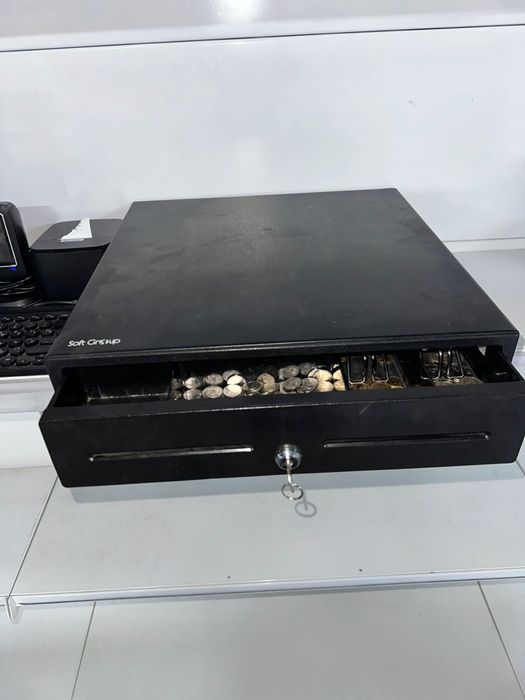 Кассовый аппарат Umag. Весы