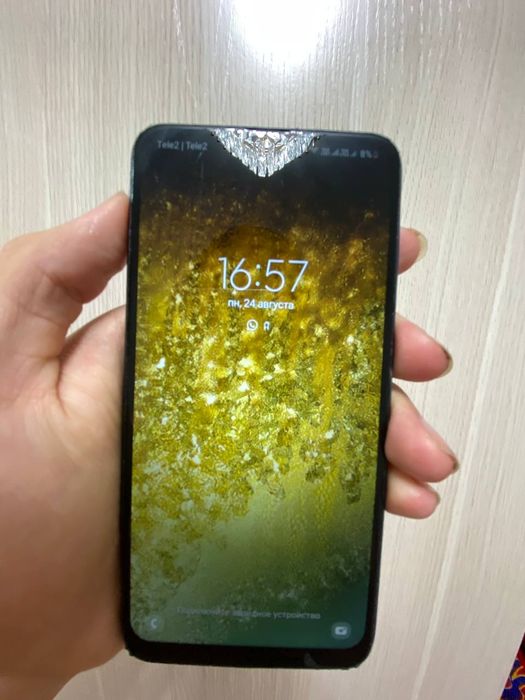 Смартфон Samsung A10 в хорошем состоянии