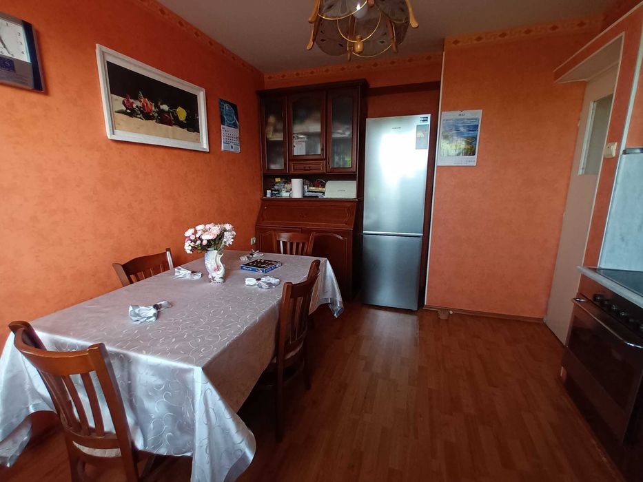 Продава се Четиристаен апартамент в Плевен, Идеален център - 95 кв.м за 1422 €/кв.м - Снимка #1