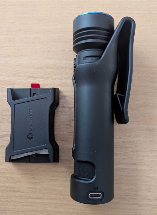 Lanternă tactică pentru căutări Olight Seeker 4 Pro