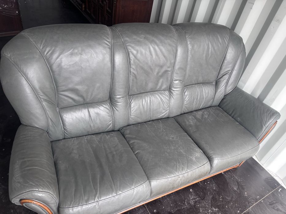 Диван от естествена кожа
