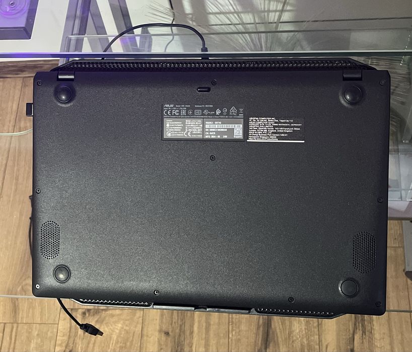 Vând laptop ASUS
