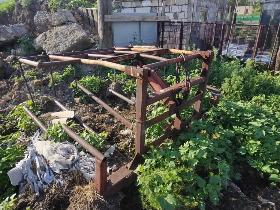 Трактор с прицепом,косилкой,ковш