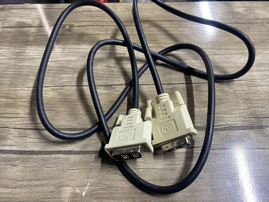 Display port DP,dp kabeli sotiladi