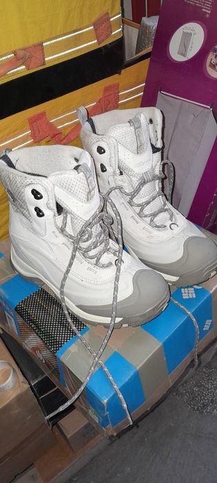 Ghete On cloud nu Columbia nu Quechua