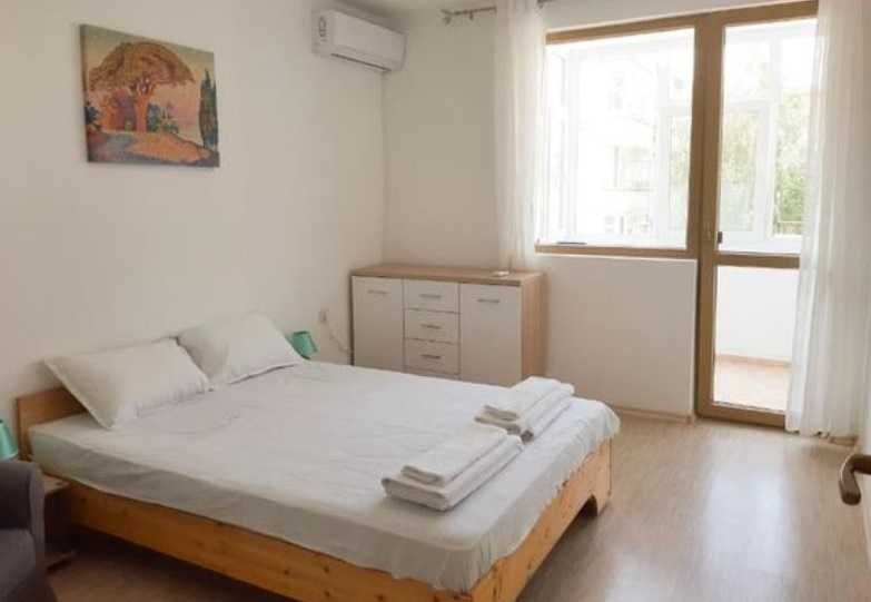 Дава се под наем Двустаен апартамент в Варна, Погреби - 60 кв.м за 306 € - Снимка #2