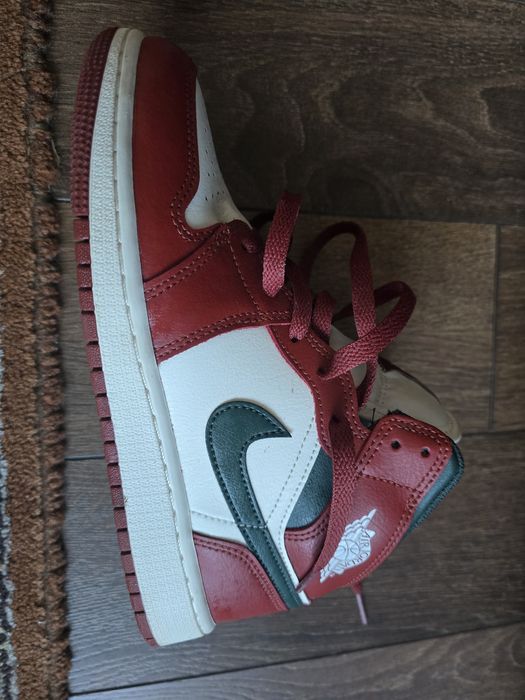 Найк маратонки Air Jordan червени и тъмно зелено