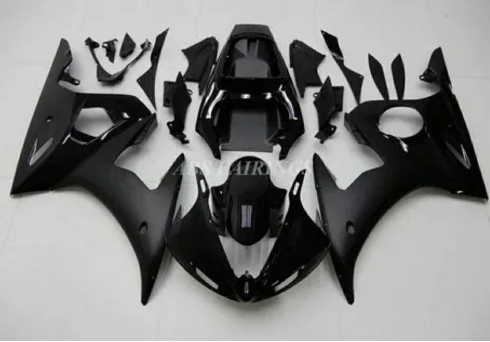 Продам Yamaha r6 полный комплект пластика