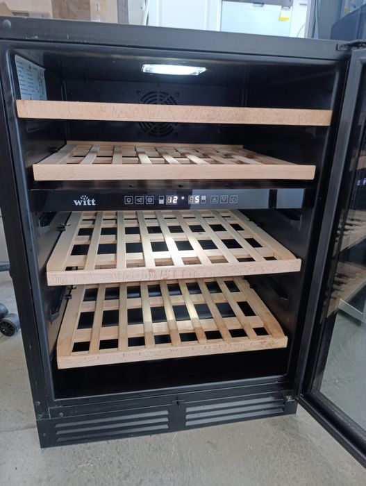 Нова!!! Витрина за вино WITT