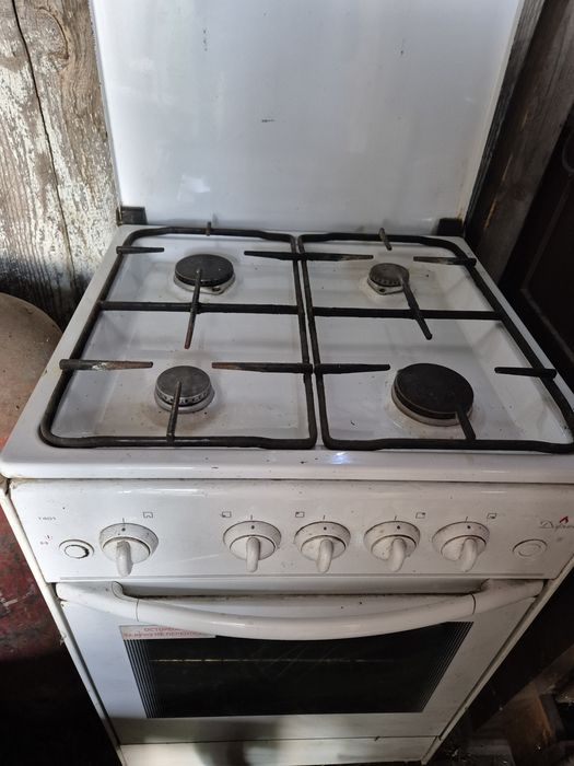 Продам газ плиту б/у