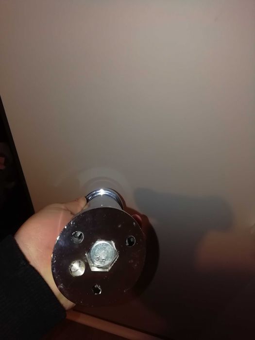 Бар плот чисто нов