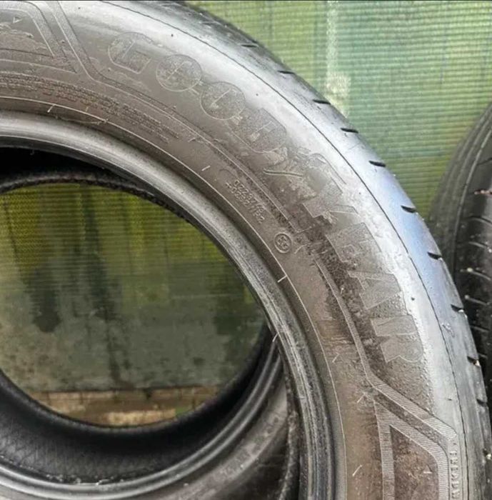 Set 4 Anvelope Vara Goodyear EfficientGrip 215/60 R17 DOT 2024 - Rulate 5000km compatibile Dacia Duster, Nissan, Toyota etc