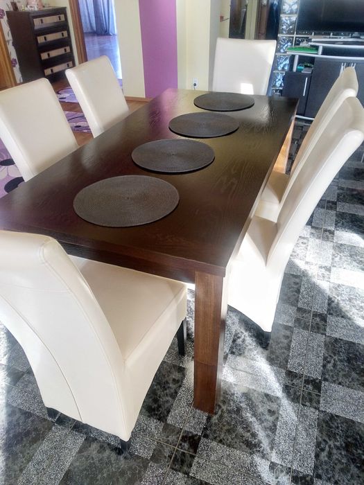 Vând masă ptr. sufragerie sau bucătărie + 6 scaune. Se vând și separat