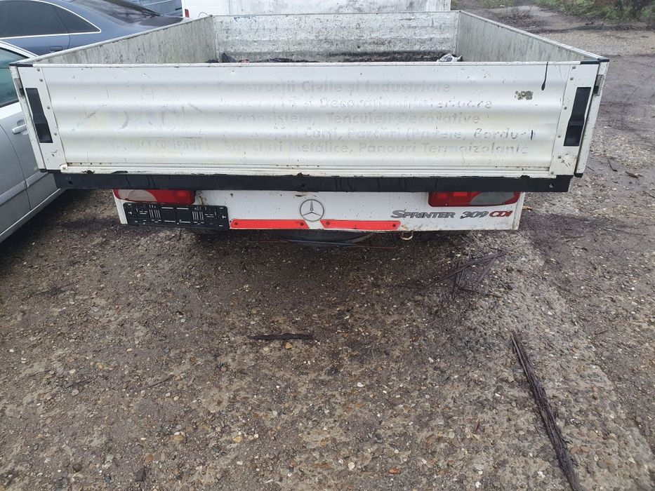 Lada bena cu obloane mercedes sprinter doka