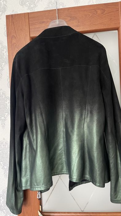 Продам кожаную куртку