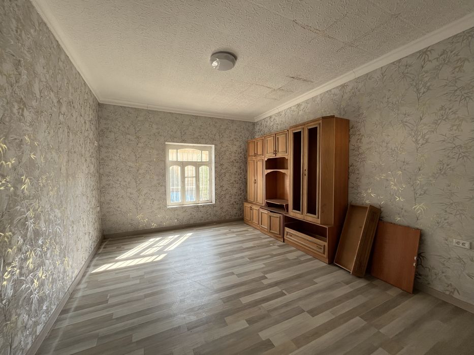 фрунза массив саёхат орқасида 7.5 сотихли ховли уй сотилади