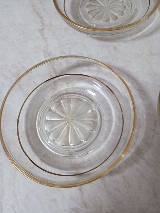 Set farfuriute boluri sticla pentru dulceata serbet servire desert