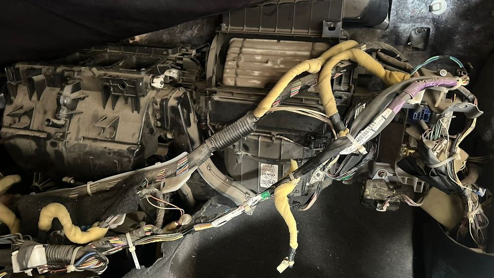 Тойота камри 40 se