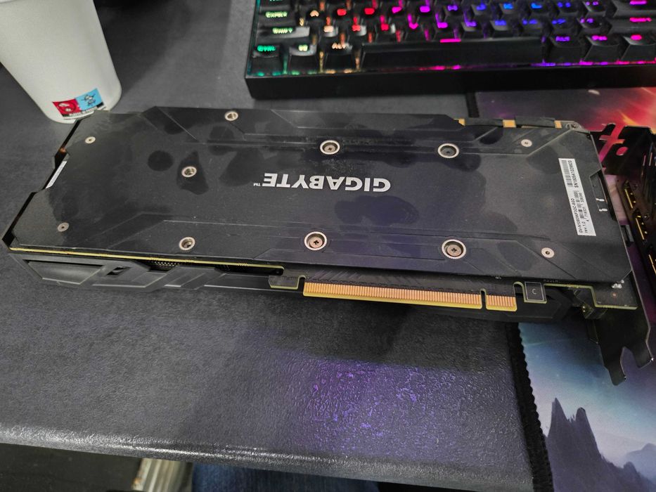 vand placi video GTX 1080