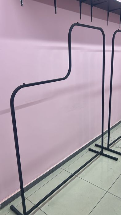 Продается стойки для одежды