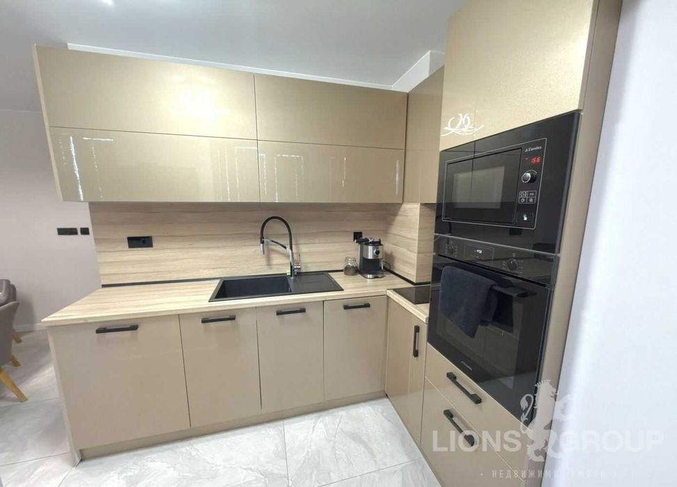 Уютен и светъл многостаен апартамент под наем в кв.Левски, гр.Варна