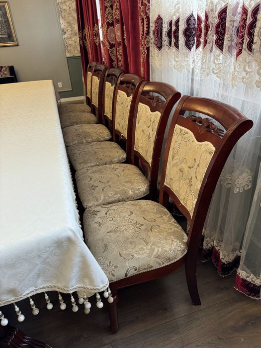 Продаётся стол