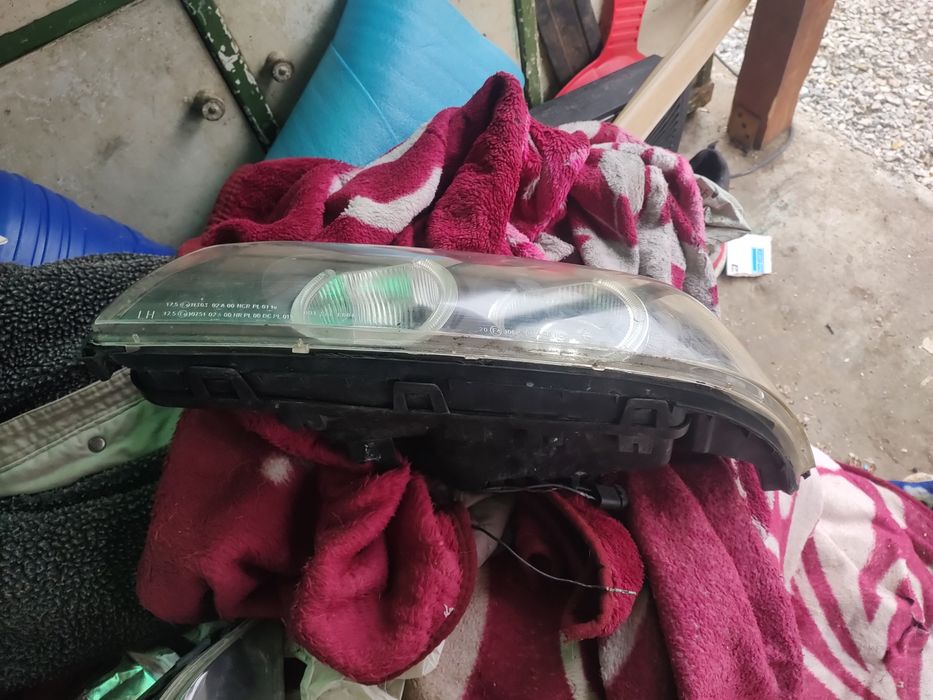 Vând faruri BMW E39
