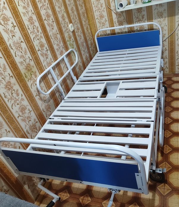 Медицинская кровать