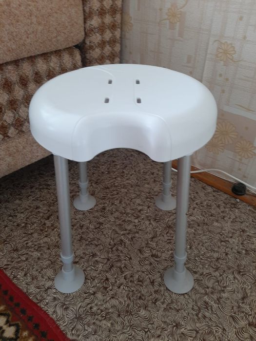 Стул для душевой