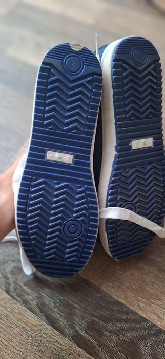 Vand pantofi sport marime 35
