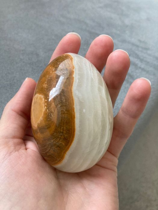 Яйца от естествени камъни