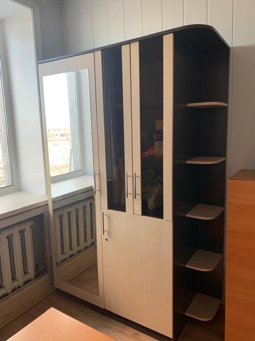 Офисеая мебель шкаф +стол