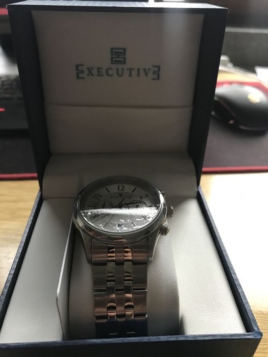 Часовник Executive Button Down