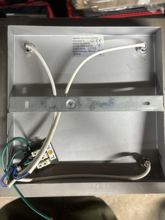 Лампа за таван с gu 10 крушка