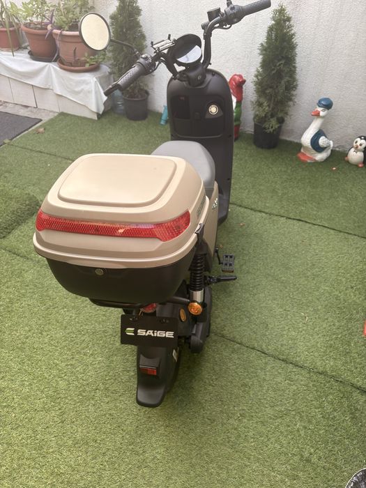 Vand scuter saige  electric