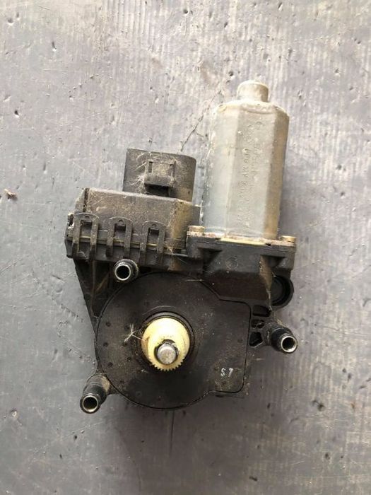 motoras macara geam dreapta fata audi a6 c5