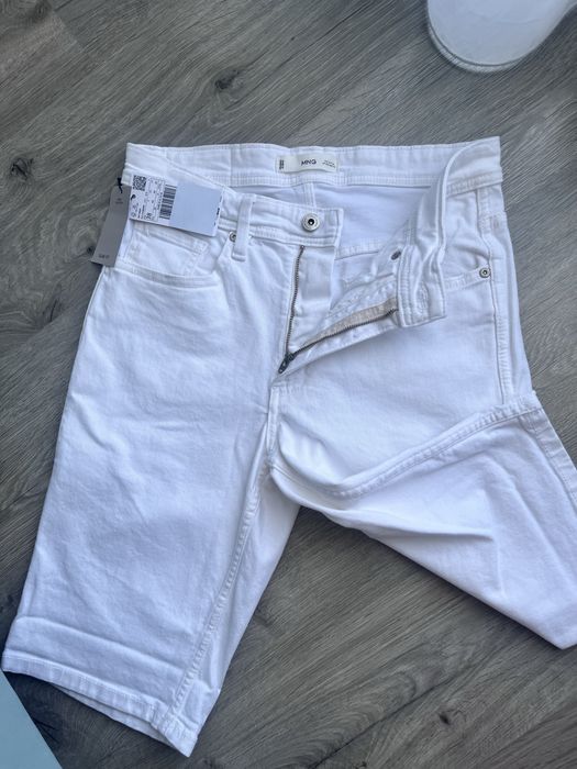 Blugi scurti barbati Mango slim fit, noi-cu eticheta