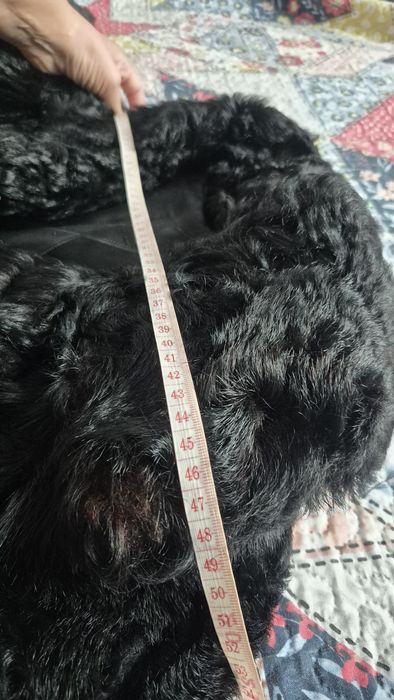 Haină blană naturală neagră, lungă, mărimea estimata  XXL, căptușeală satinată