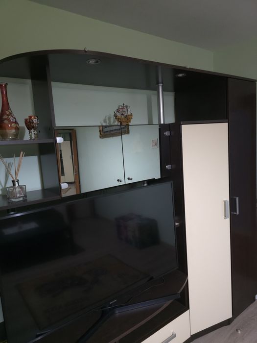 Vand mobilă de sufragerie stare impecabila