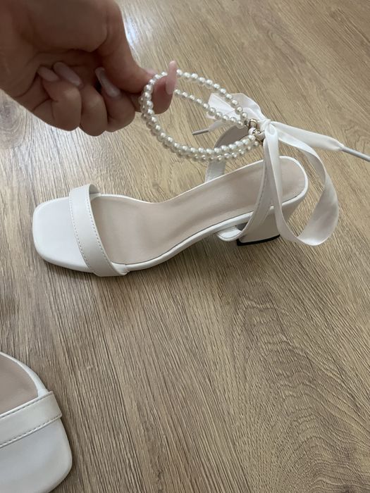 Чисто нови токчета